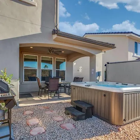 Paseos 1141 Private Hot Tub, Basketball Arcade, Ping Pong, Foosball, And More!